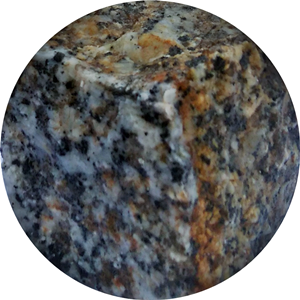 granit szaro-rudy